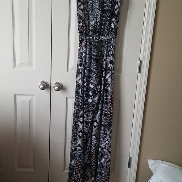 Black, peach and white jumpsuit - Picture 2 of 4